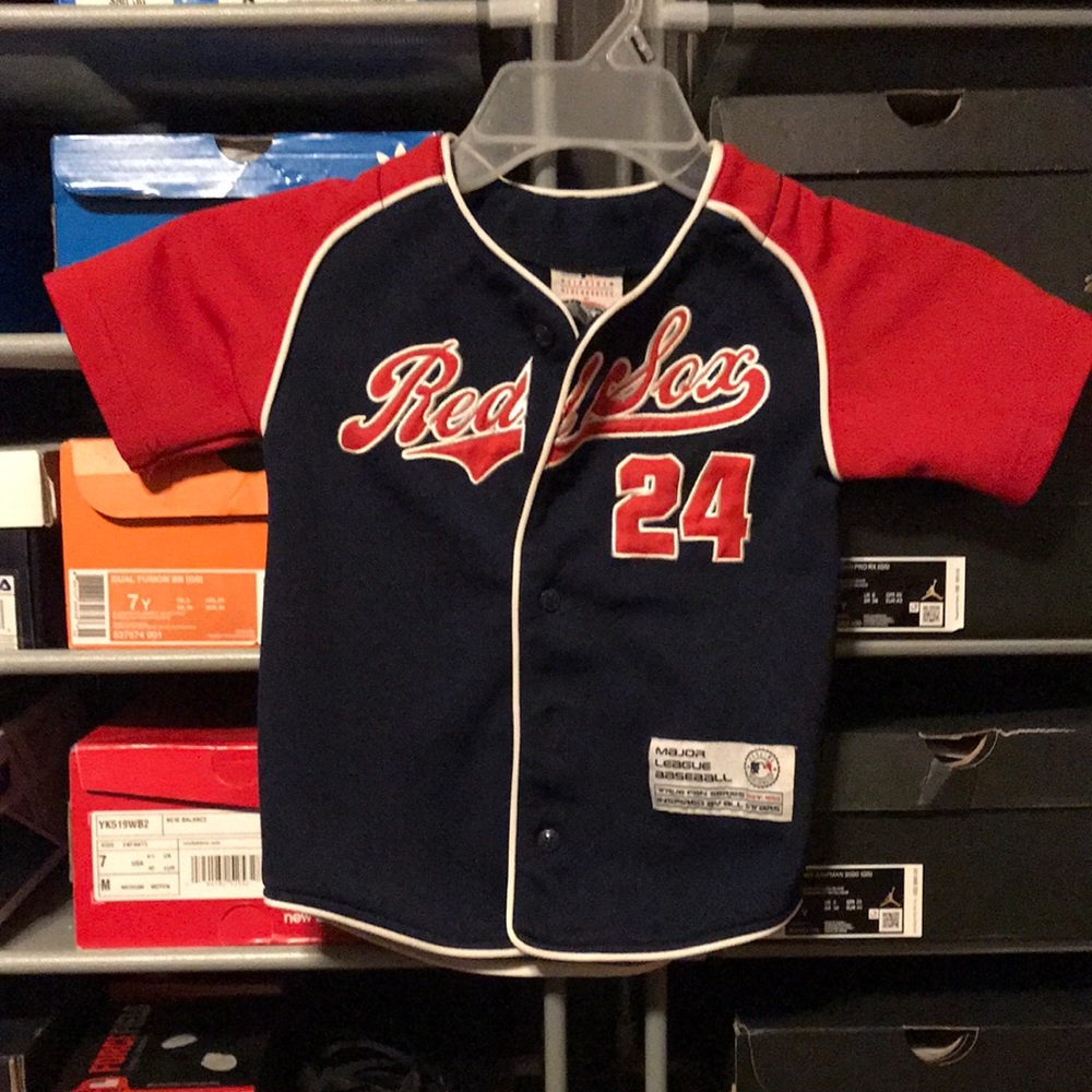Little Kid’s Manny Ramirez Jersey with bonus UConn Huskies Shirt